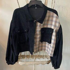 Super cute cropped corduroy jacket/shacket ❤️